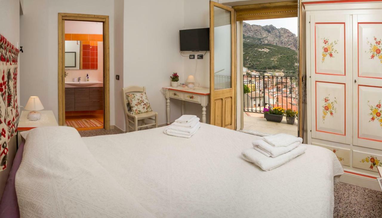B&B Aria Ona Villagrande Strisaili Exterior photo